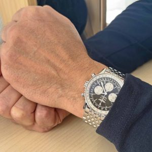 Breitling Navitimer 1 B01 Chronograph Grey Dial Japan Edition Nr. 09/100 Fullset