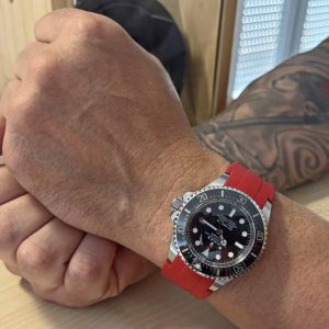 Rolex Sea-Dweller Deepsea LC100 aus Erstbesitz mit rotem Rubber B Band